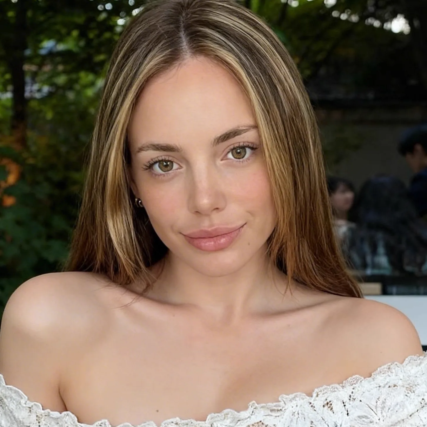 Model identity photo